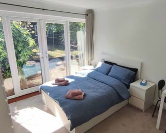 Cosy Private Studio Flat near Broomfield Hospital - Челмсфорд