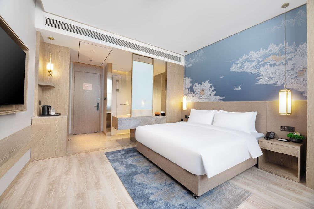 Grand Madison Hotel Wuhan Optical Valley Canglongdao thumbnail 2