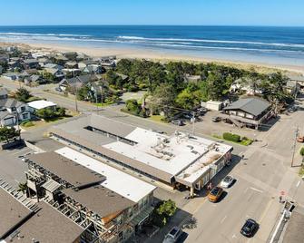 The Spinn - Manzanita - Beach