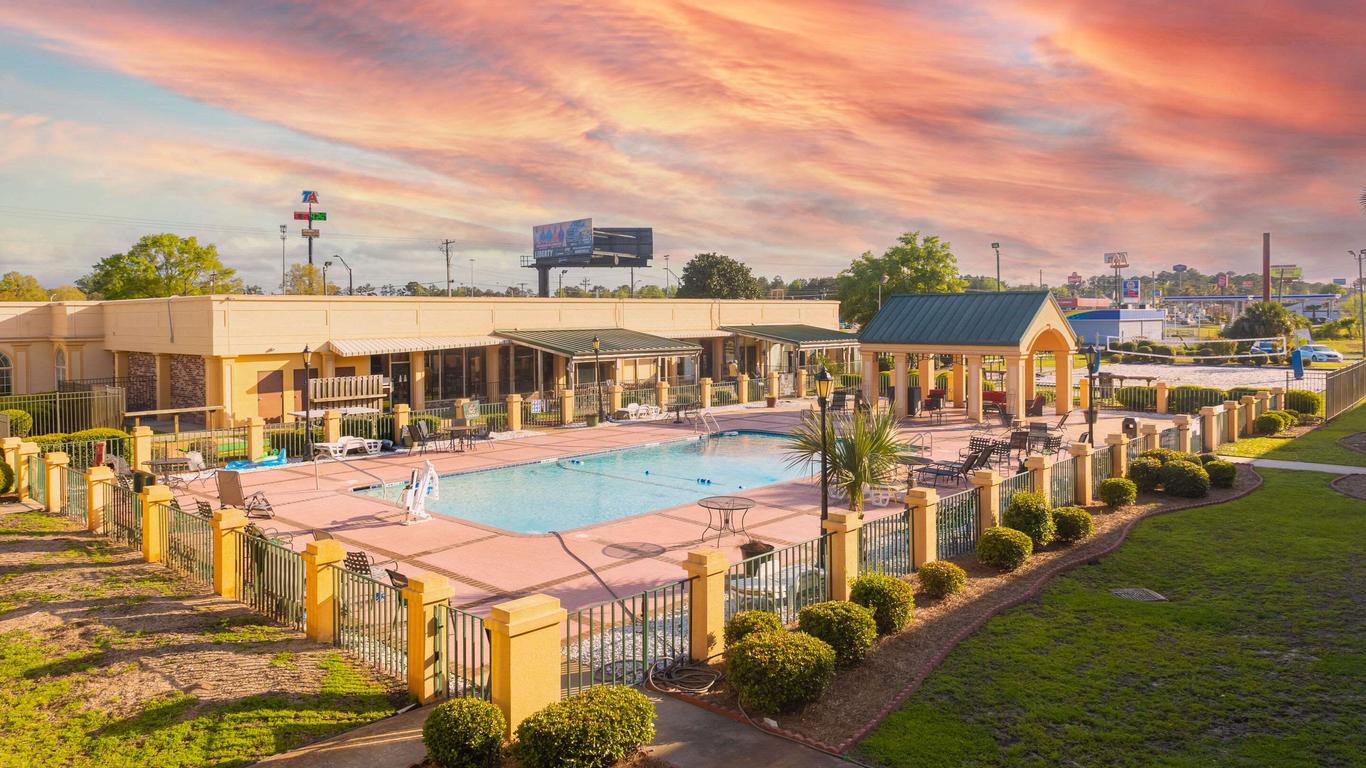 Quality Inn Richmond Hill - Savannah I-95