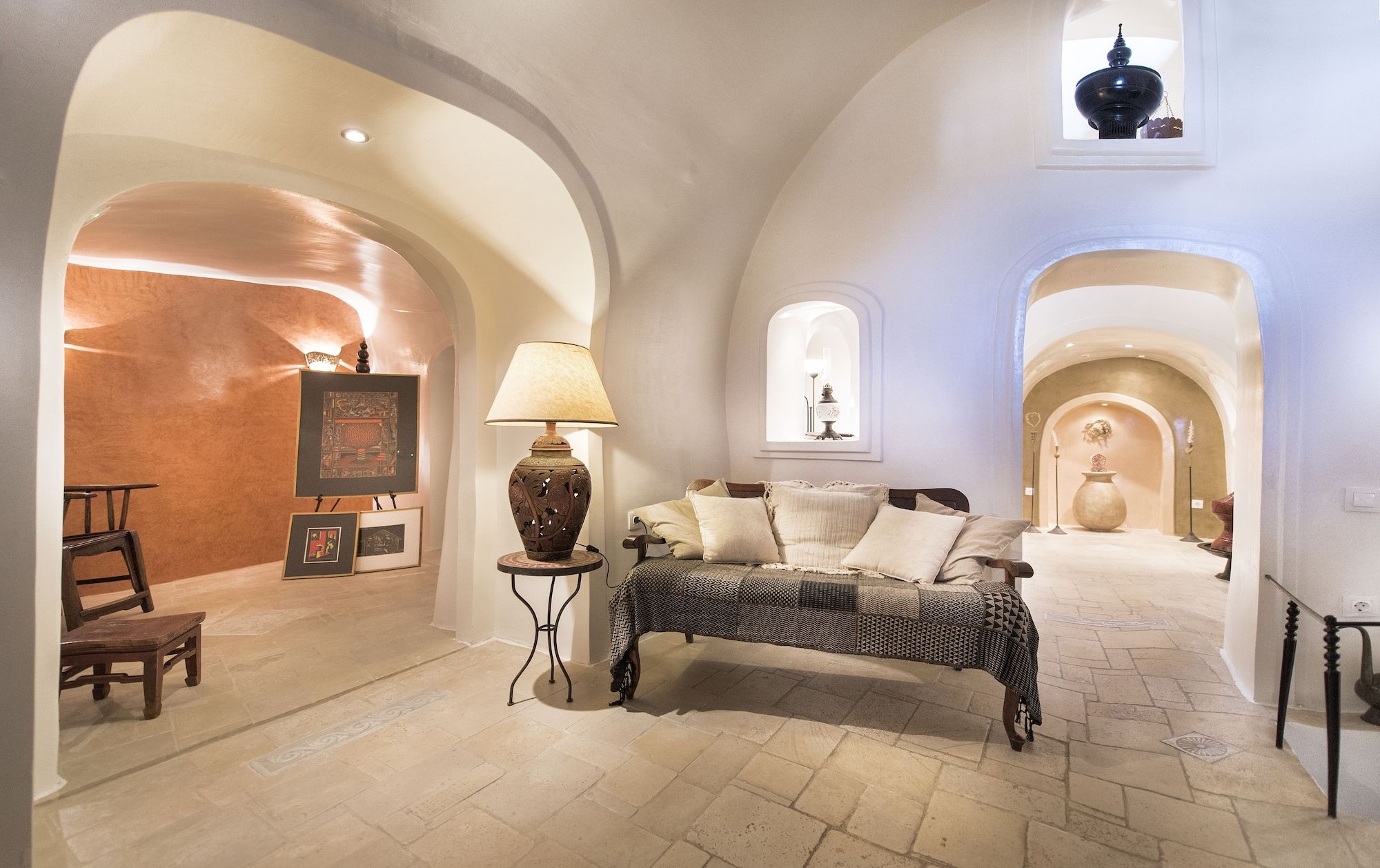 هيليوفوس بوتيك كايفز