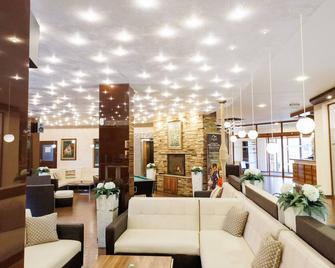 Green Wood Hotel & Spa - Razlog - Lobby
