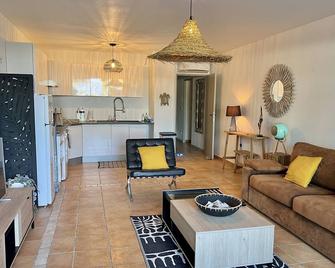Appartement T3, Orient Bay - Baie-Orientale - Living room