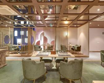 Saltstayz Trinity - Chandigarh Mohali - Çandigarh - Salon