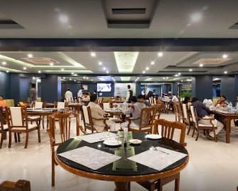 V Hotels - Bhāgalpur - Restaurant