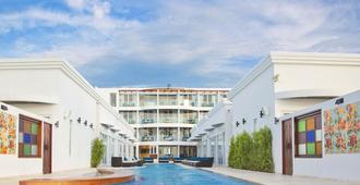 The Privilege Hotel Ezra Beach Club - Koh Samui