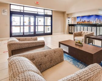 Best Western Plus Champaign/Urbana Inn - Champaign - Salónek