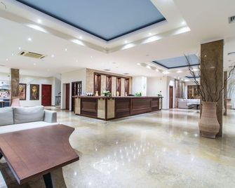 Alexandros Palace - Trypiti - Lobby