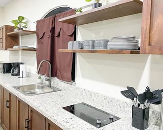 Tres Cielos Cabanas - Las Hojas - Kitchen