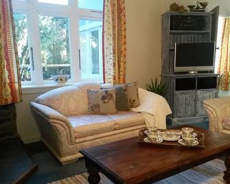 Ezy Walk - Blenheim Holiday Home - Blenheim - Living room