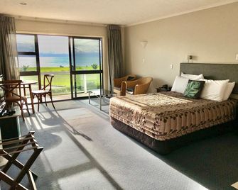 Harbour View Motel on Ahuriri Beach in Napier NZ with sea view suites - Napier - Bedroom