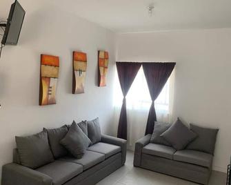 Comfortable and Well Located Home in a Gated Community: Security and Comfort for Your Family - Chihuahua - Living room