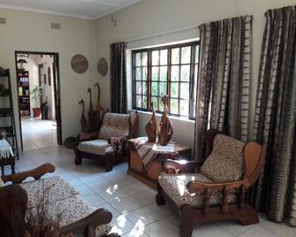 African Dreamz Guest House - Saint Lucia - Oturma odası