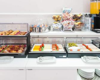 Relais Trevi 95 Boutique Hotel - Rome - Buffet