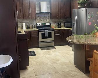 Kid friendly! - Show Low - Kitchen