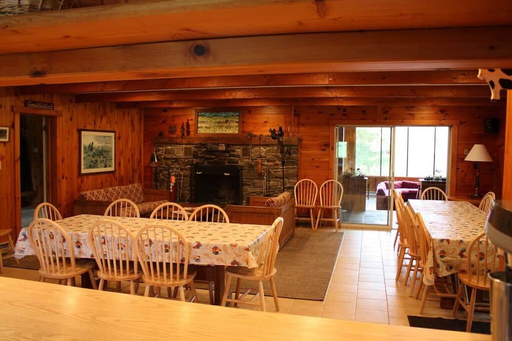 Assemble Your Gang In The Elk Mountain Area For Year-Round Enjoyment