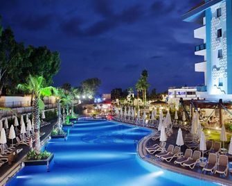 Seashell Resort & Spa - Side - Pool