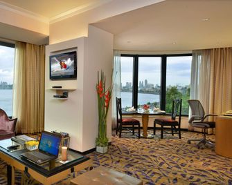 Hotel Marine Plaza Mumbai - Mumbai - Stue