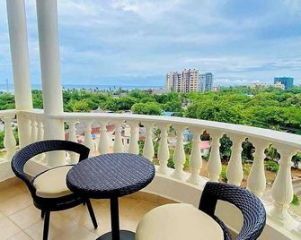 Clalem Bay Condos by RevSerene - Mombasa - Balcony