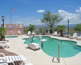 Tombstone Grand Hotel, a Baymont by Wyndham - Tombstone - Pool