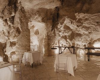 Palazzo Del Duca Luxury Hotel - מאטרה - מסעדה