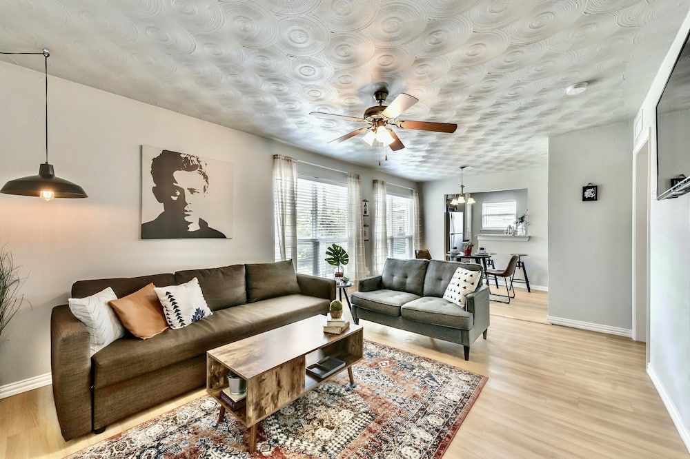 Global Cup The Swank - Close to Downtown - דאלאס - סלון