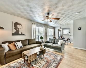 Global Cup The Swank - Close to Downtown - דאלאס - סלון