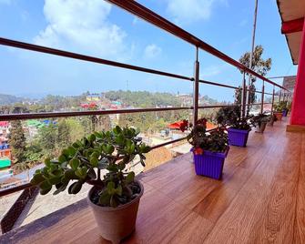 Golden Sunview Homestay - Mirik - Balcón