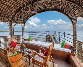 Kumarakom Lake Resort - Kumarakom - Parveke