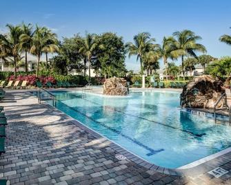 Vacation in Paradise - Naples - Alberca