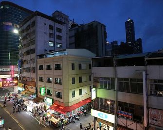 Chic Studio With Everything You Need - Kaohsiung City - Building