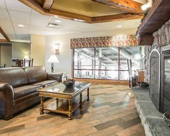 Christmas Mountain Campground - Wisconsin Dells - Living room