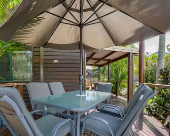 Boat Harbour Studio Apartments and Villas - Hervey Bay - Patio