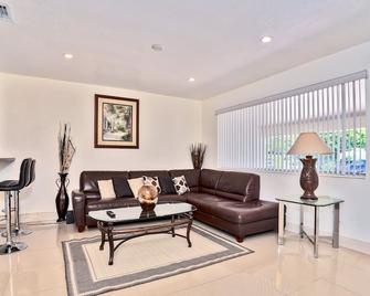 Luxurious 5 bedrooms Jacuzzipool - Miramar - Sala de estar