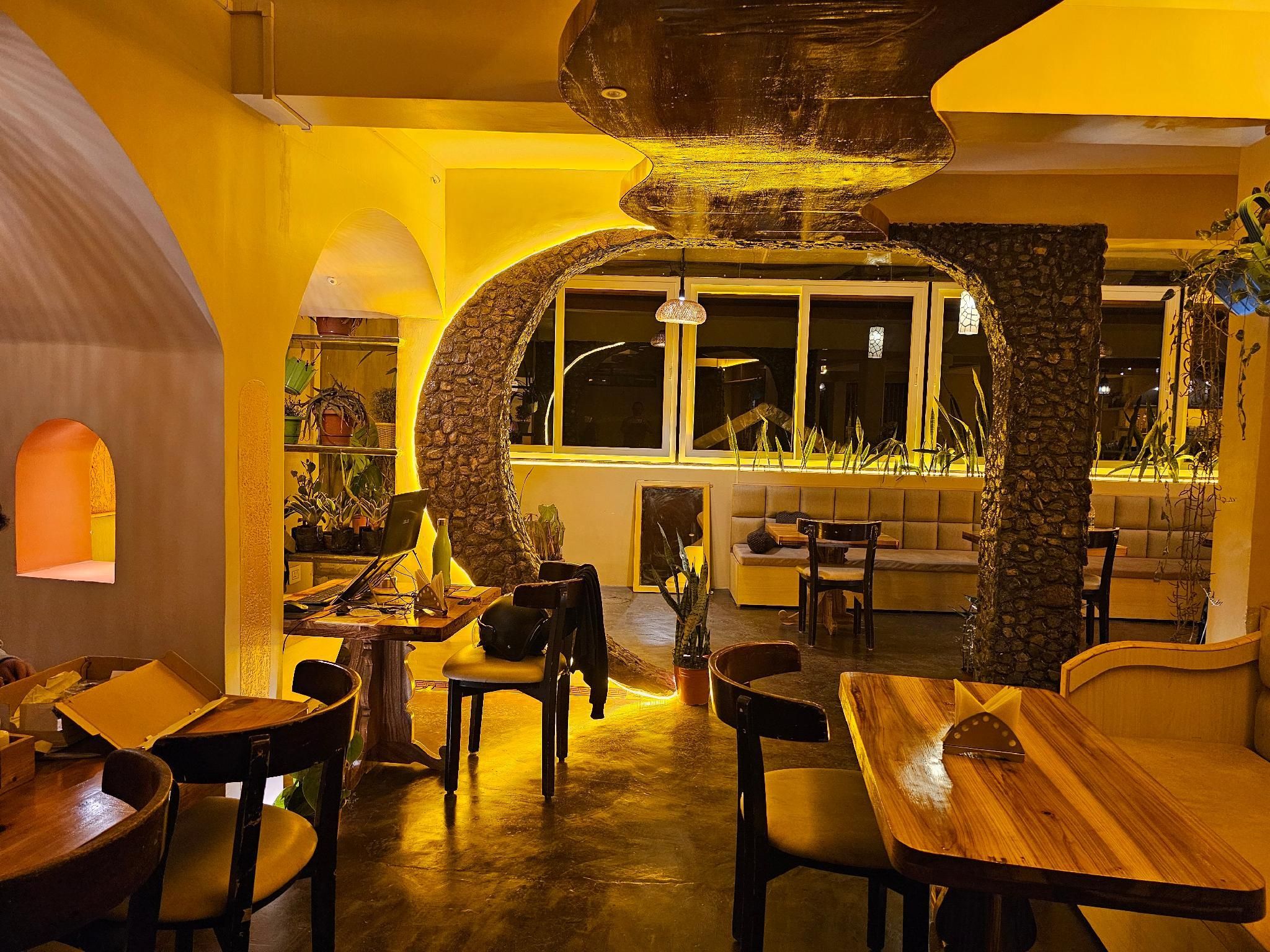Golden Orchid-The Lodge - Darjeeling - Restaurant
