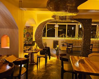 Golden Orchid-The Lodge - Darjeeling - Restaurant