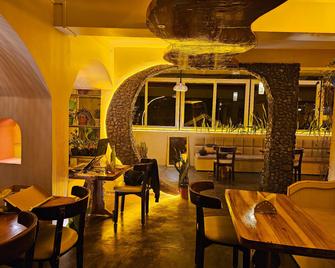 Golden Orchid-The Lodge - Darjeeling - Restaurante