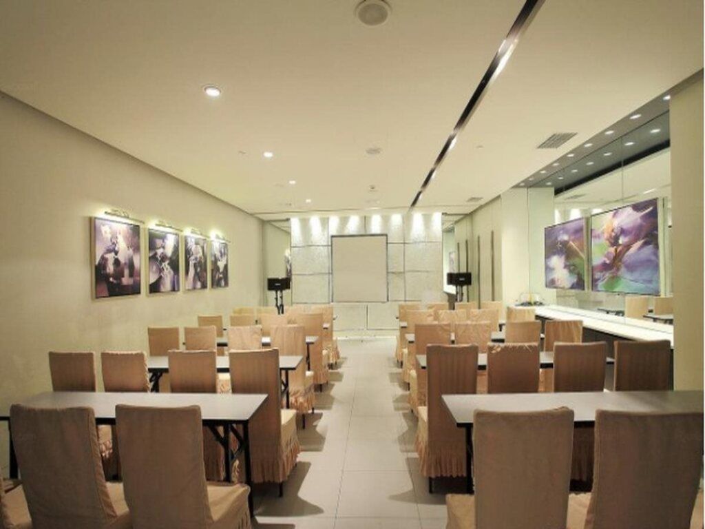 جينجيانج إن هويشان أولد تاون، ووشي