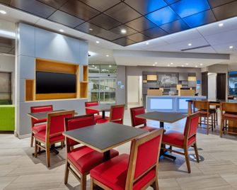 Holiday Inn Express & Suites Jersey City - Holland Tunnel By IHG - Jersey City - Restaurant