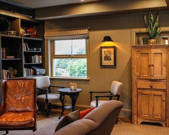 Fiddle + Bow Hotel - דולין - טרקלין