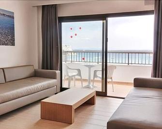 Apartamentos Sol y Vera - Magaluf - Pokój dzienny