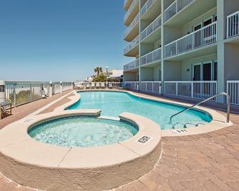 Beachfront, seafoam sanctuary with furnished balcony, pools, & gym - Panama City - Pool