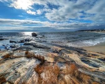 The Mast at Soundview · Beach+Ocean+Sunrise - Old Lyme