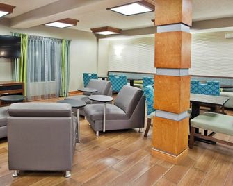 Holiday Inn Express & Suites Kimball By IHG - Kimball - Lounge