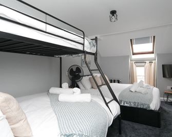 Pass the Keys Self Contained Apartment at Country Pub Restaurant - Beaumaris - Bedroom