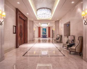 Qingdao Seaview Garden Hotel - Qingdao - Lobby