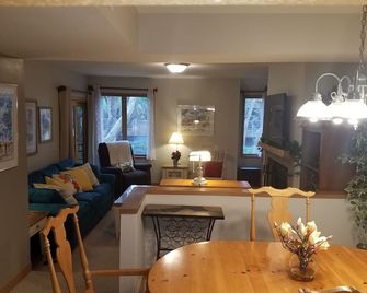 1st Floor 1 Br 1 Ba Windswept Villa - Kiawah Island - Essbereich