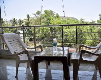 Hotel landmark inn - Mahād - Balcony