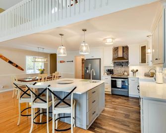 Lake Hartwell Home w/ Private Dock & Hot Tub! - Lavonia - Küche
