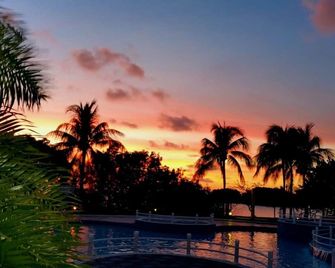 Ocean Front Luxury Condo 2 bd rm 2 bath, Ocean views from every window, WIFI - Boqueron - Pool